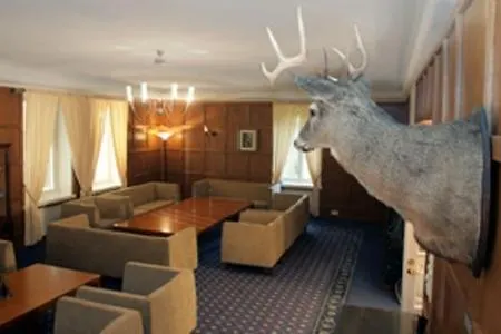 Hotel Hotelli-ravintola Maentaen Klubi 3*
