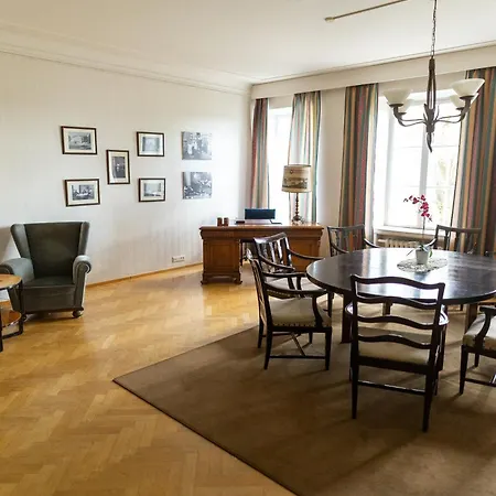 Hotell Hotelli-ravintola Maentaen Klubi 3*